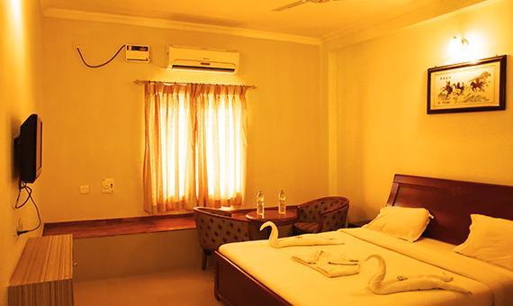 Hotel Ulo Hill Breeze Yelagiri Exterior foto